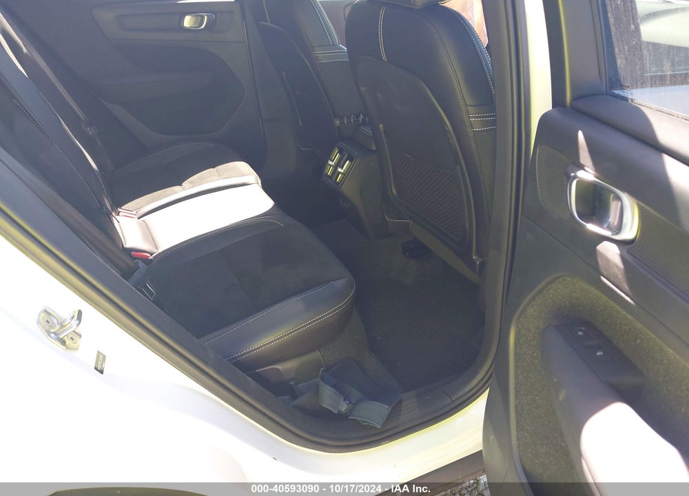 2020 VOLVO XC40 T5 R-DESIGN VIN: YV4162UM3L2242489