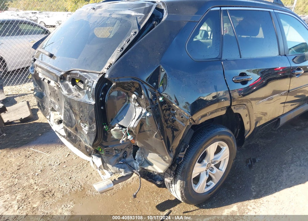 2021 TOYOTA RAV4 XLE VIN: 2T3P1RFV7MC248803