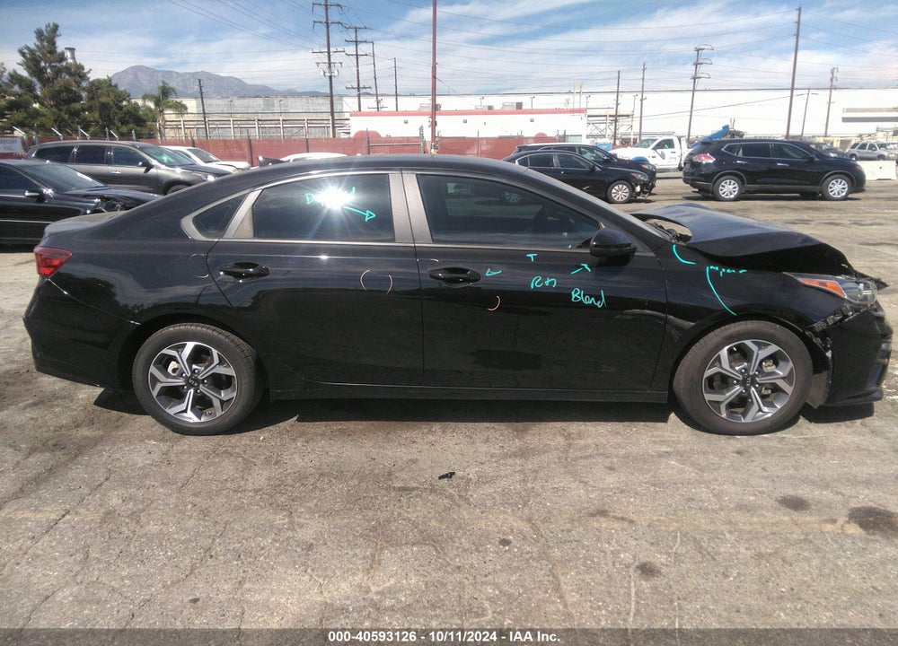 2021 KIA FORTE LXS VIN: 3KPF24AD7ME330485