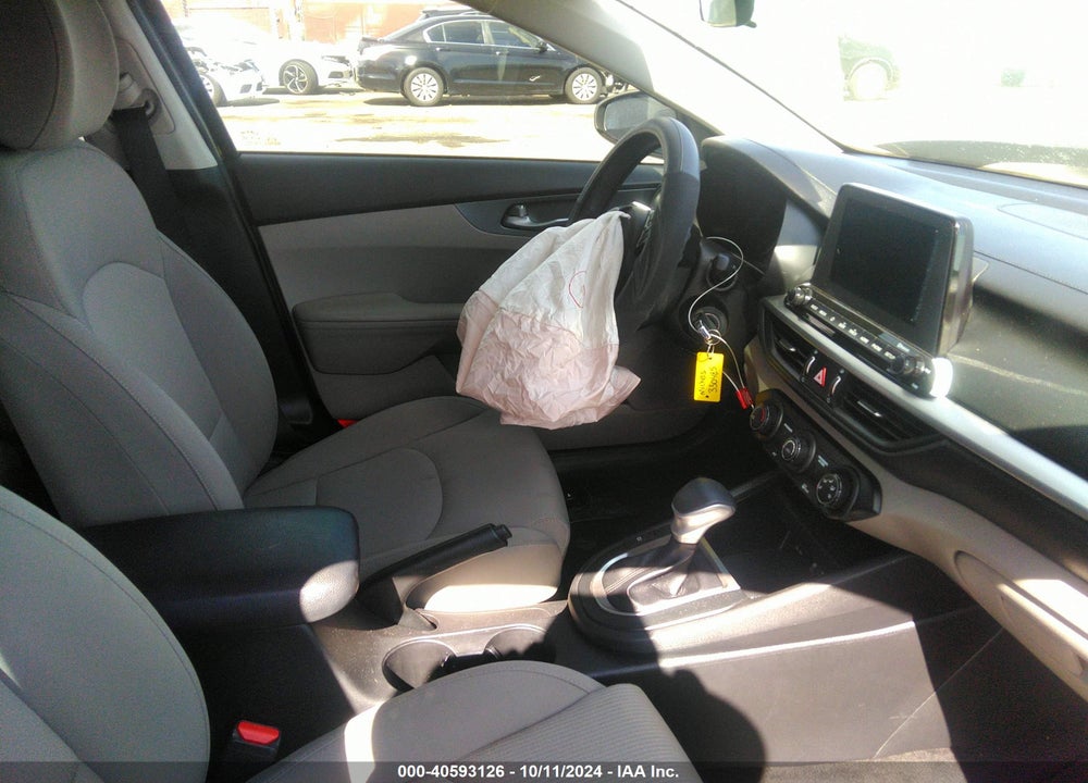 2021 KIA FORTE LXS VIN: 3KPF24AD7ME330485