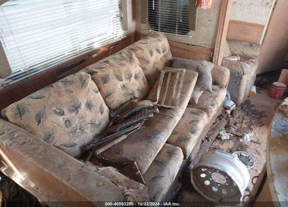 2007 SALEM TRAVEL TRLR VIN: 4X4TSMR267J017502