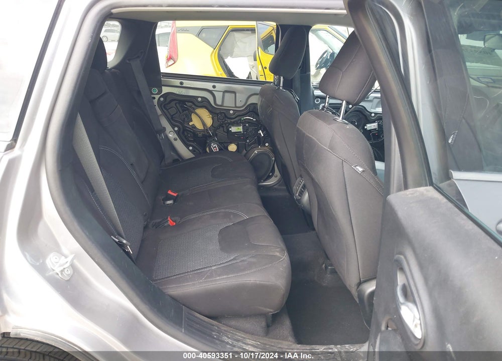 2019 JEEP CHEROKEE LATITUDE FWD VIN: 1C4PJLCB5KD312367