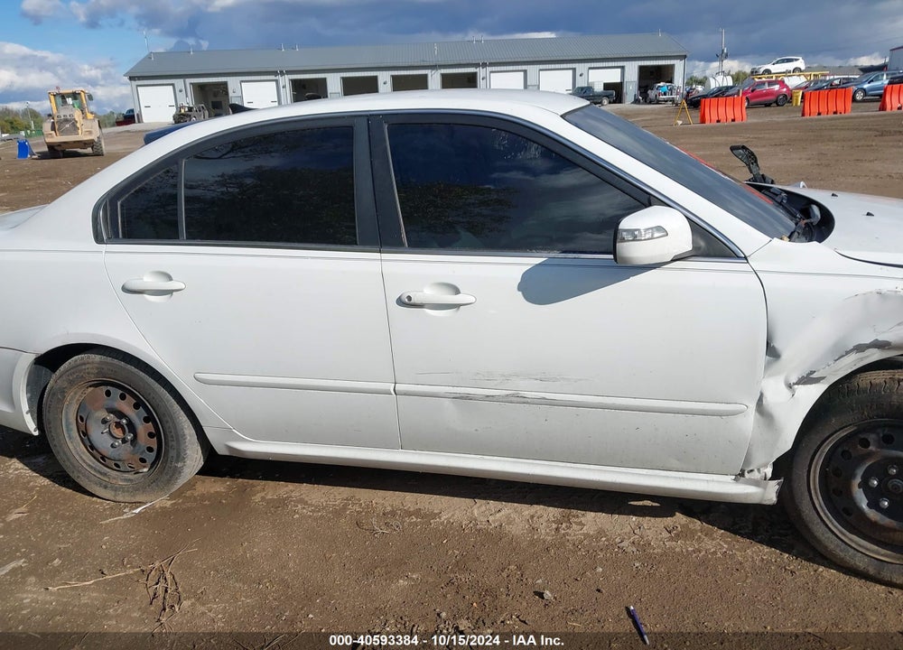 2009 KIA OPTIMA VIN: KNAGE228X95298777