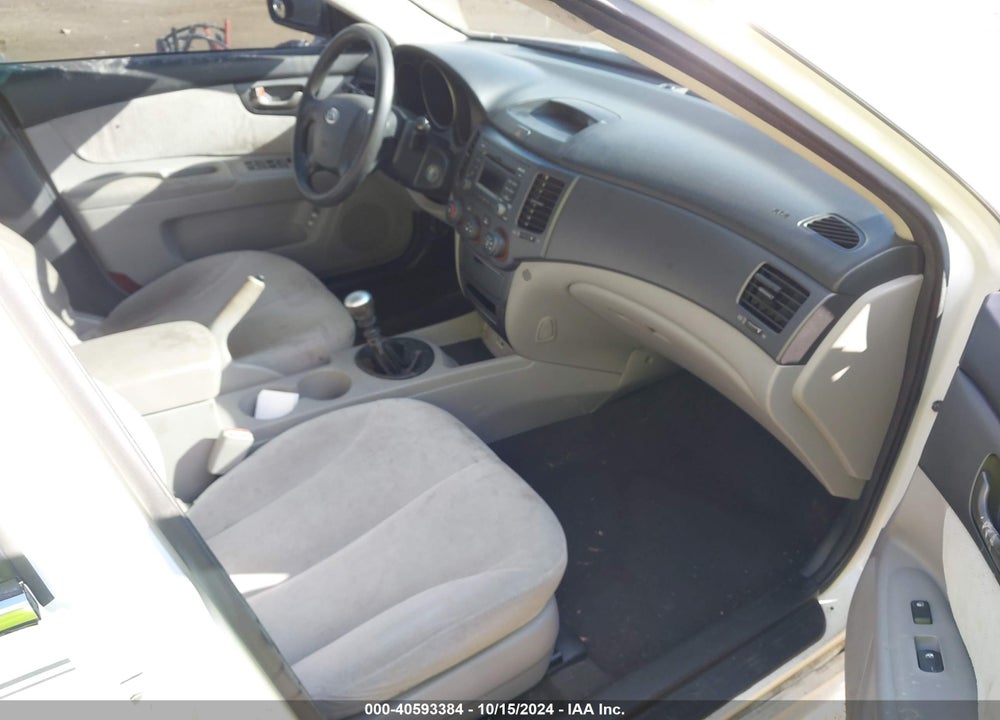 2009 KIA OPTIMA VIN: KNAGE228X95298777