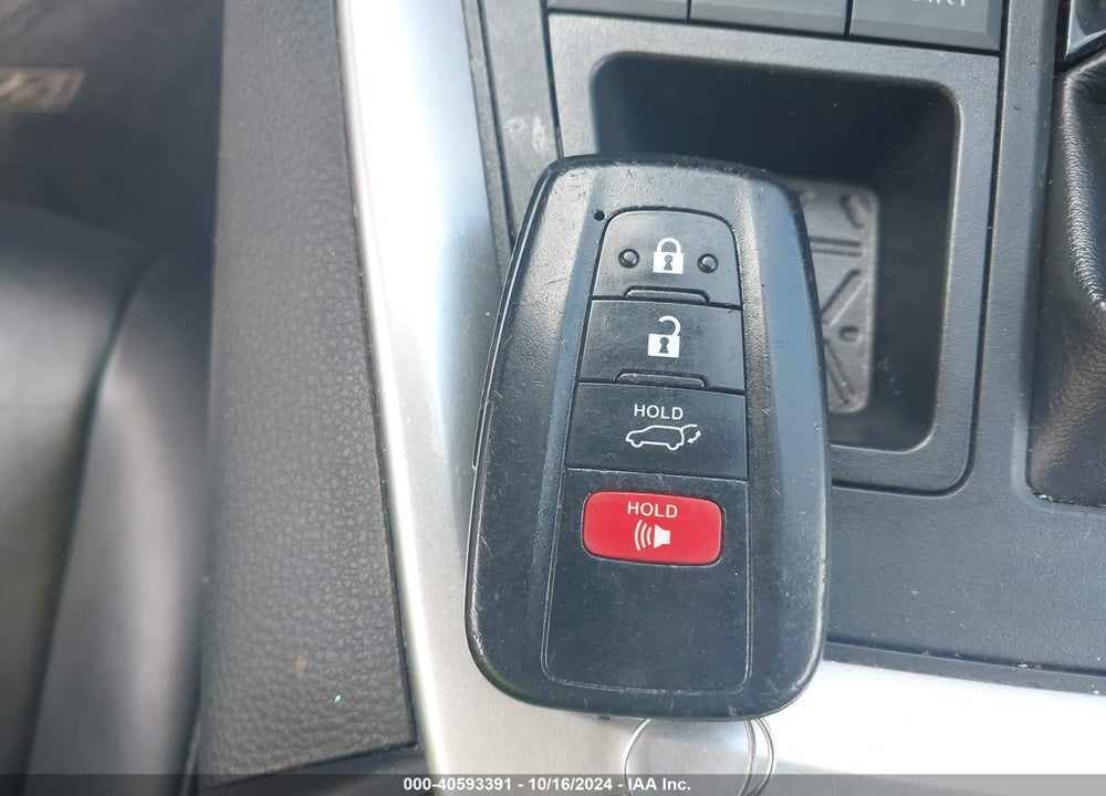 2019 TOYOTA RAV4 XLE PREMIUM VIN: JTMA1RFV3KD510282
