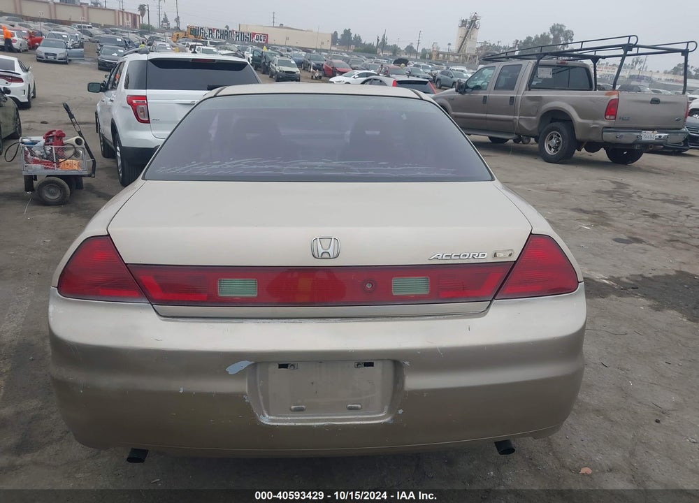 2002 HONDA ACCORD 3.0 EX VIN: 1HGCG22572A003313