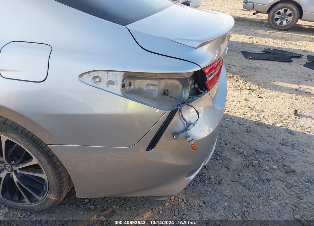 2018 TOYOTA CAMRY SE VIN: 4T1B11HK5JU028254