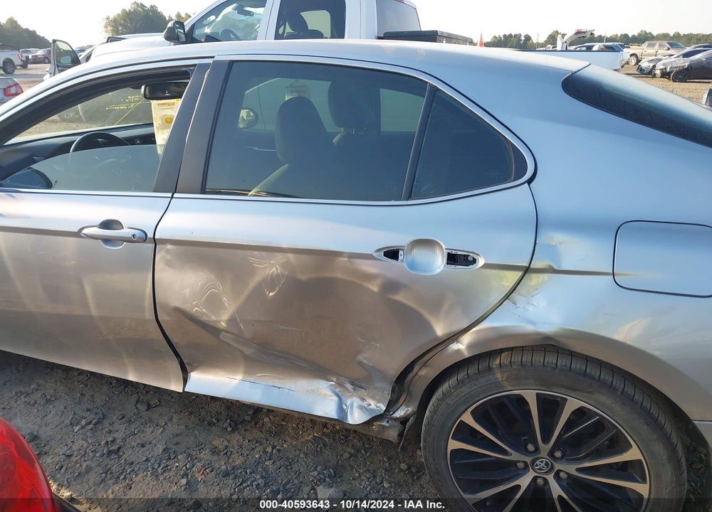 2018 TOYOTA CAMRY SE VIN: 4T1B11HK5JU028254