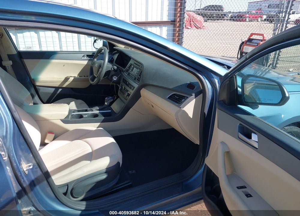 2017 HYUNDAI SONATA VIN: 5NPE24AF3HH493133