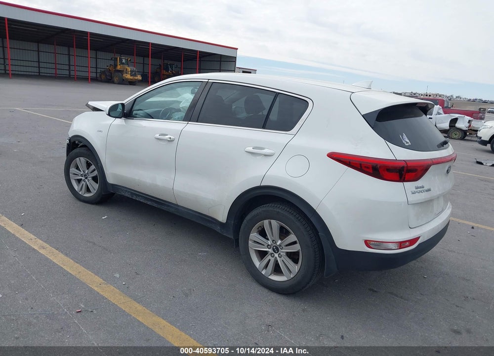 2018 KIA SPORTAGE LX VIN: KNDPMCAC7J7426614