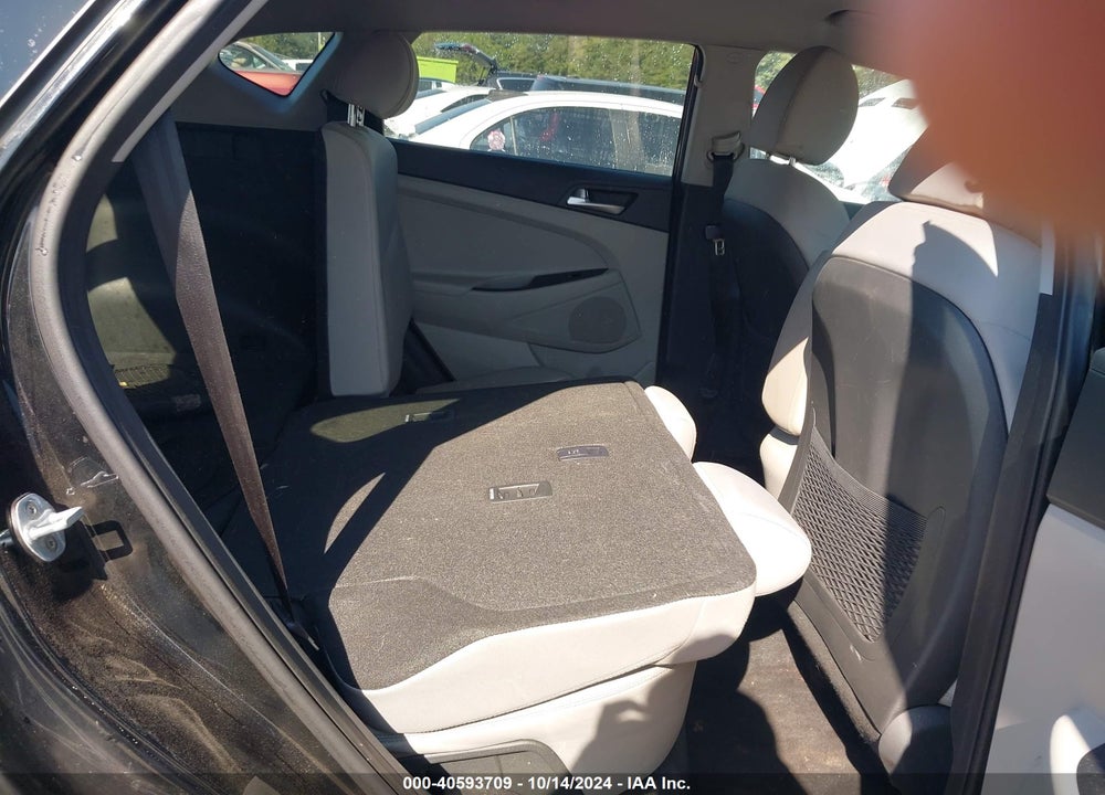 2019 HYUNDAI TUCSON SE VIN: KM8J23A45KU945907