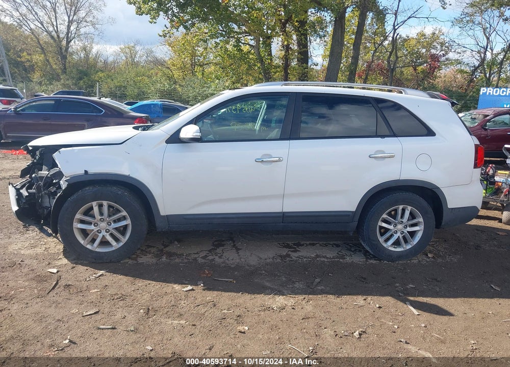 2015 KIA SORENTO LX VIN: 5XYKT4A69FG578286