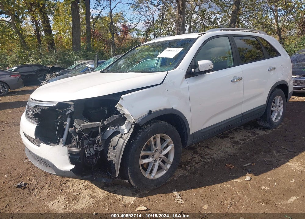 2015 KIA SORENTO LX VIN: 5XYKT4A69FG578286