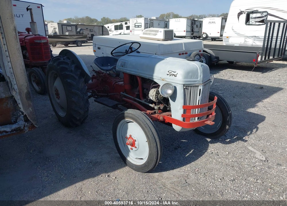 1949 FORD 8N TRACTOR VIN: 157702