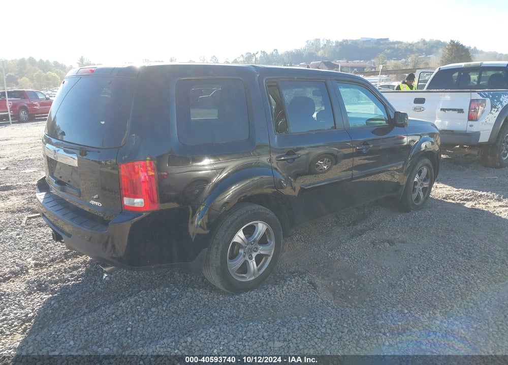 2015 HONDA PILOT EX-L VIN: 5FNYF4H57FB044628