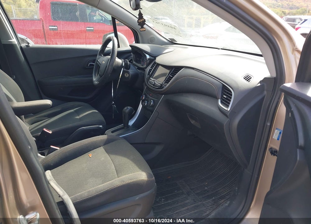 2018 CHEVROLET TRAX LS VIN: 3GNCJNSB3JL301668