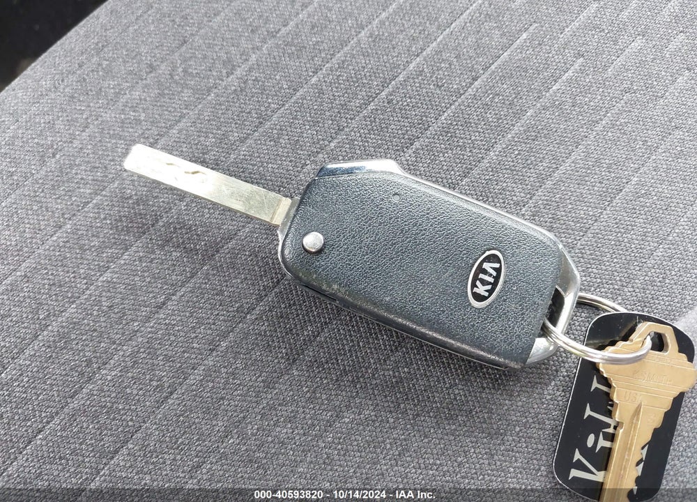 2021 KIA SELTOS S VIN: KNDEU2AA8M7124558