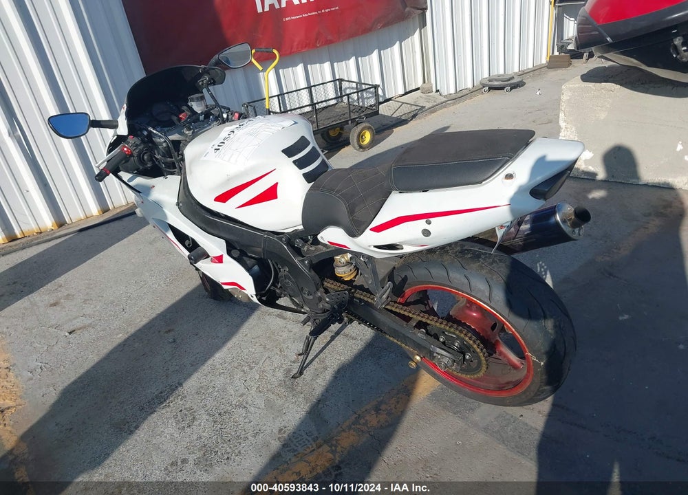 2000 KAWASAKI ZX900 E VIN: JKAZX2E13YA009369