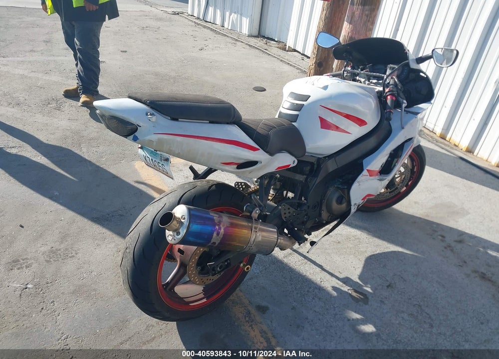 2000 KAWASAKI ZX900 E VIN: JKAZX2E13YA009369