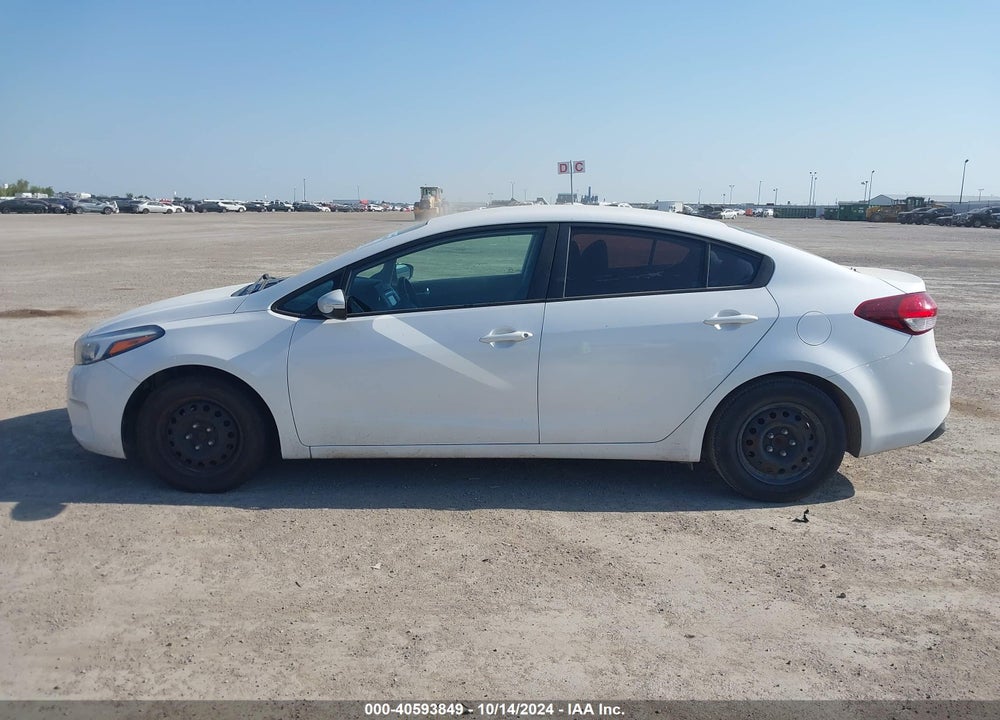 2017 KIA FORTE VIN: 3KPFL4A70HE077197