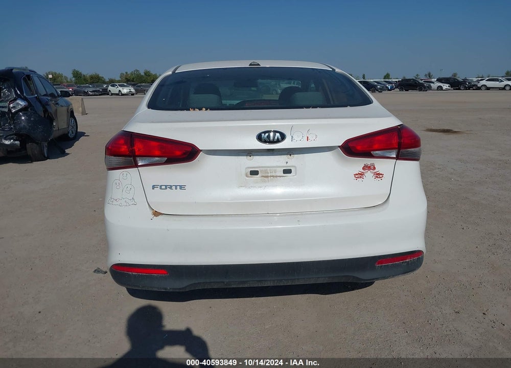 2017 KIA FORTE VIN: 3KPFL4A70HE077197