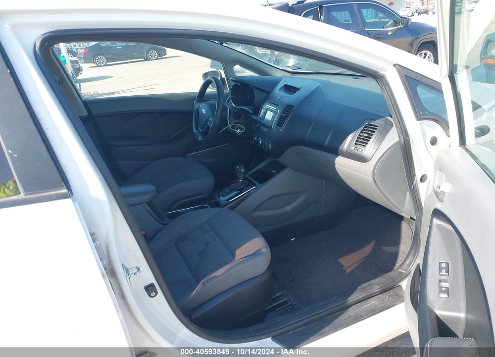 2017 KIA FORTE VIN: 3KPFL4A70HE077197