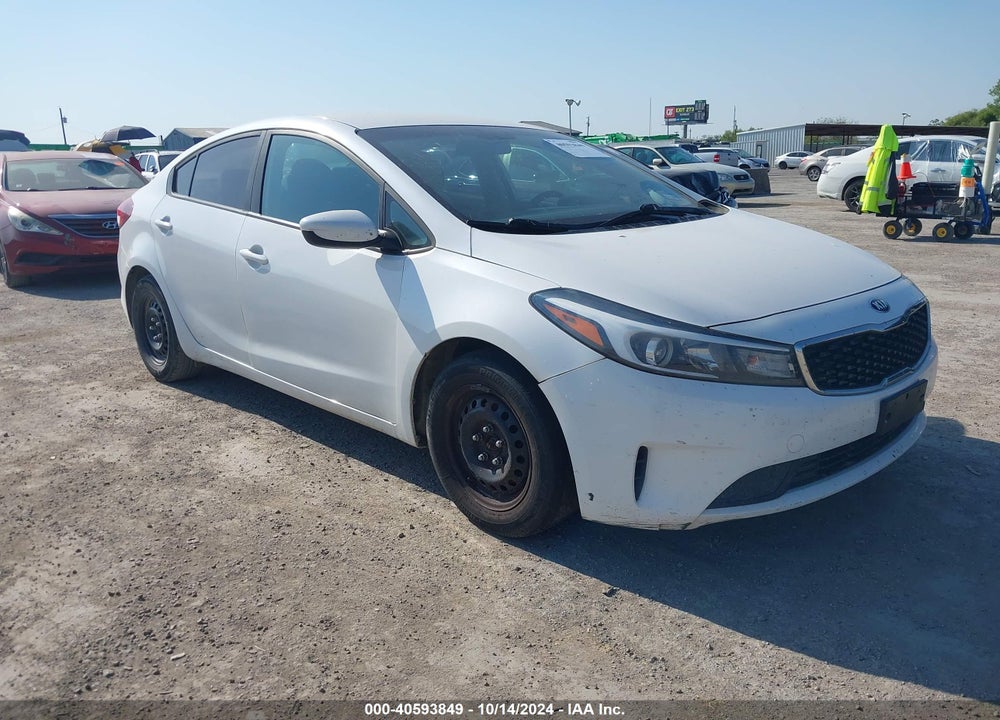 2017 KIA FORTE VIN: 3KPFL4A70HE077197