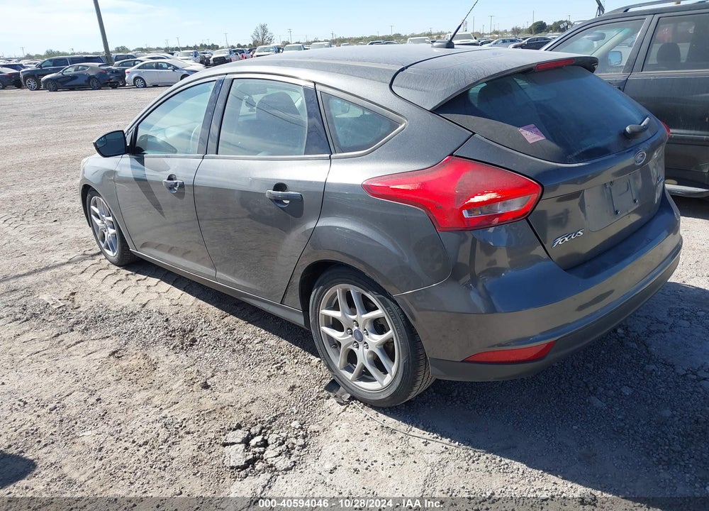 2015 FORD FOCUS SE VIN: 1FADP3K21FL340784