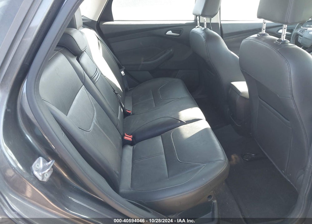 2015 FORD FOCUS SE VIN: 1FADP3K21FL340784