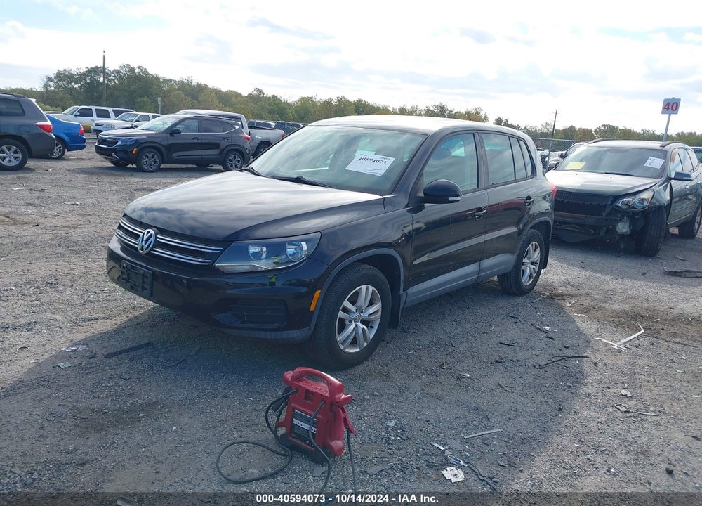 2013 VOLKSWAGEN TIGUAN S VIN: WVGAV3AX9DW592015