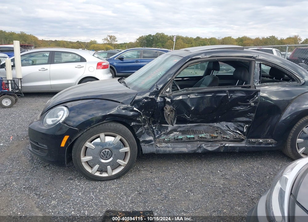 2013 VOLKSWAGEN BEETLE 2.5L FENDER EDITION VIN: 3VWJP7AT6DM682271