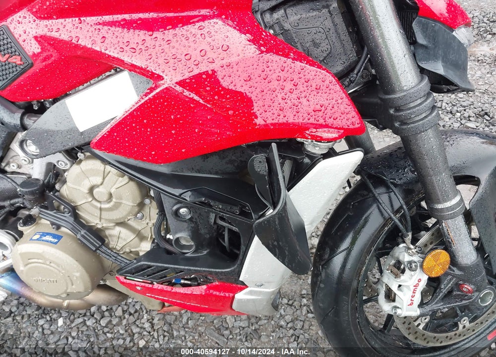 2022 DUCATI STREETFIGHTER V4/V4S VIN: ZDMFAKNW1NB008527