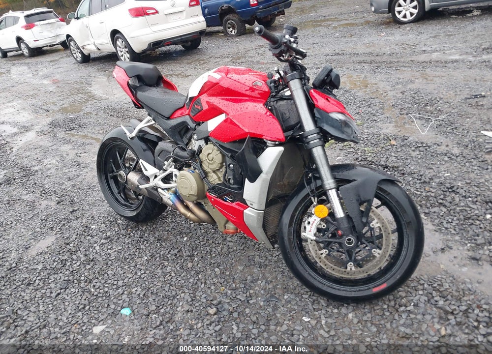 2022 DUCATI STREETFIGHTER V4/V4S VIN: ZDMFAKNW1NB008527