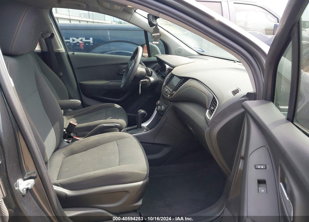 2020 CHEVROLET TRAX FWD LS VIN: 3GNCJKSB6LL109405