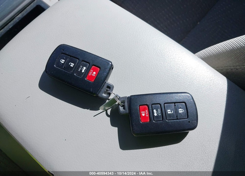 2013 TOYOTA CAMRY HYBRID LE VIN: 4T1BD1FK7DU073100