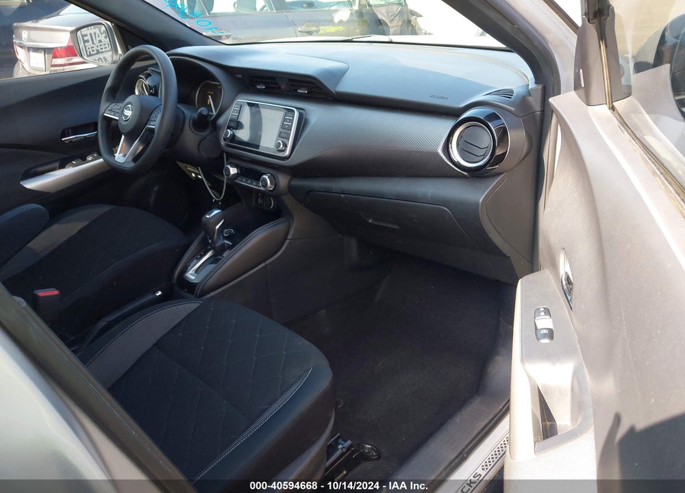 2019 NISSAN KICKS SV VIN: 3N1CP5CU1KL564592