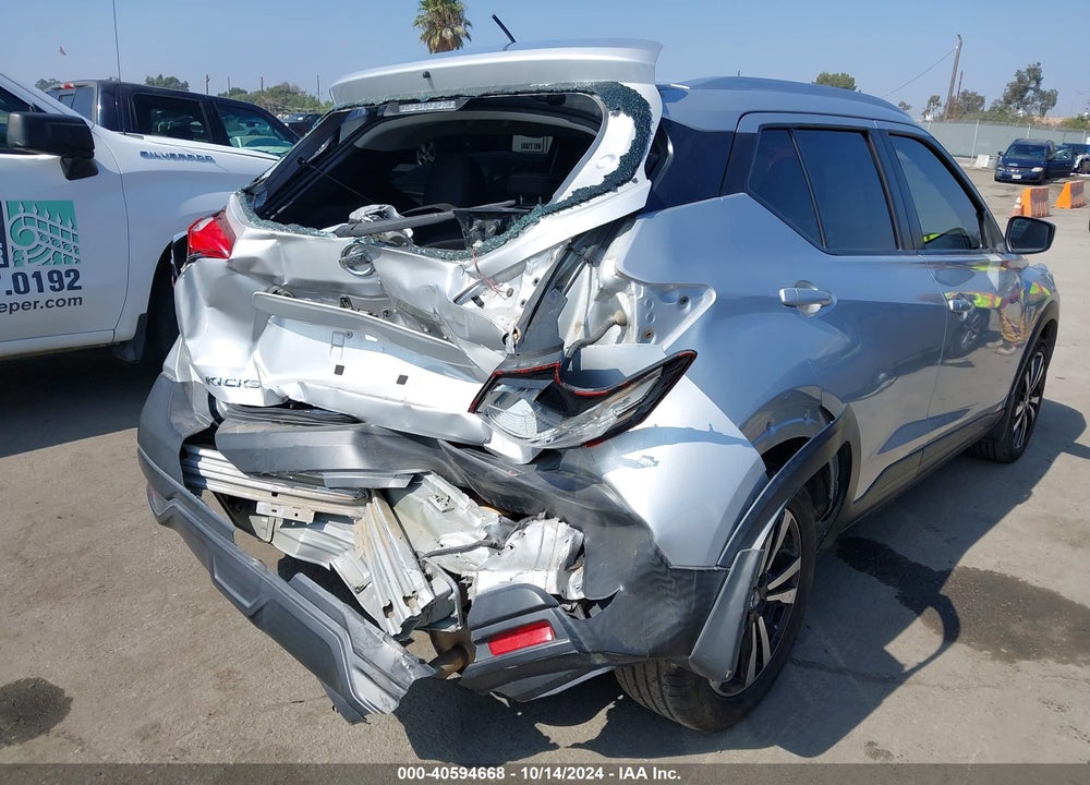 2019 NISSAN KICKS SV VIN: 3N1CP5CU1KL564592