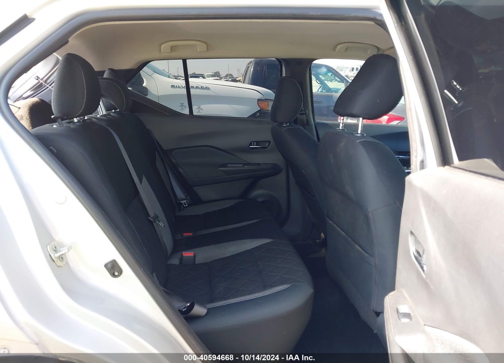 2019 NISSAN KICKS SV VIN: 3N1CP5CU1KL564592