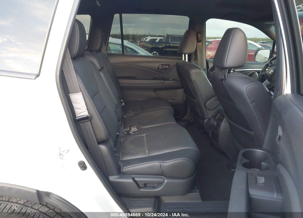 2022 HONDA PASSPORT 2WD EX-L VIN: 5FNYF7H5XNB003989