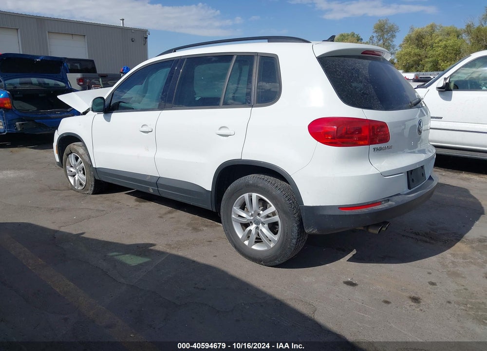 2017 VOLKSWAGEN TIGUAN VIN: WVGAV7AX8HK037240