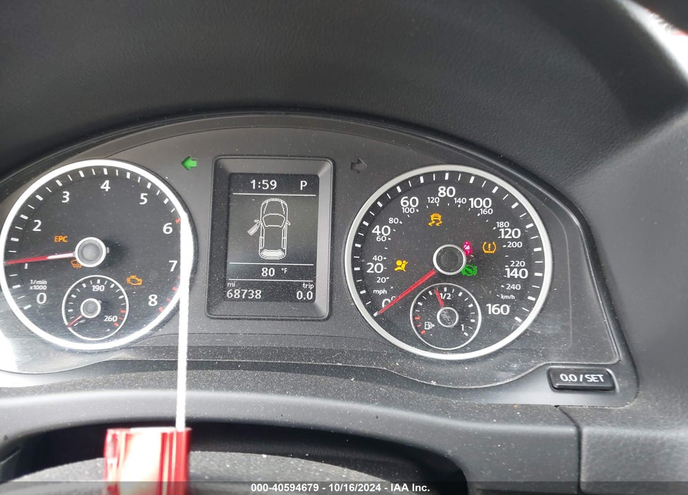 2017 VOLKSWAGEN TIGUAN VIN: WVGAV7AX8HK037240