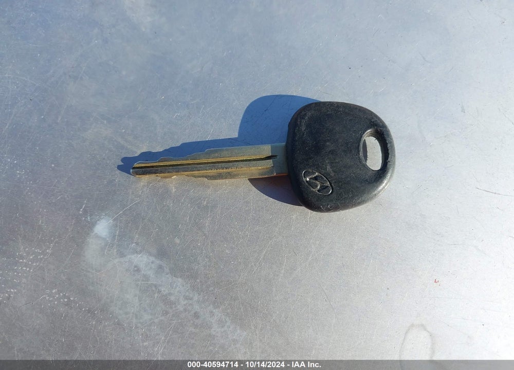 2001 HYUNDAI ELANTRA GLS VIN: KMHDN45D81U117773