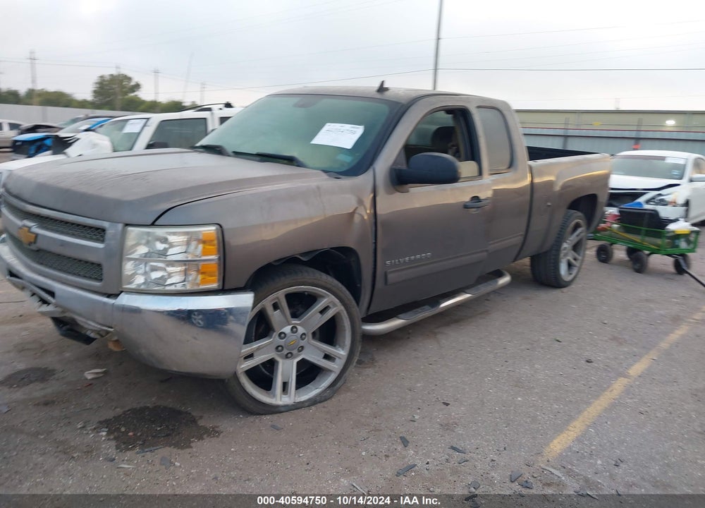 2013 CHEVROLET SILVERADO 1500 LT VIN: 1GCRCSE02DZ136666