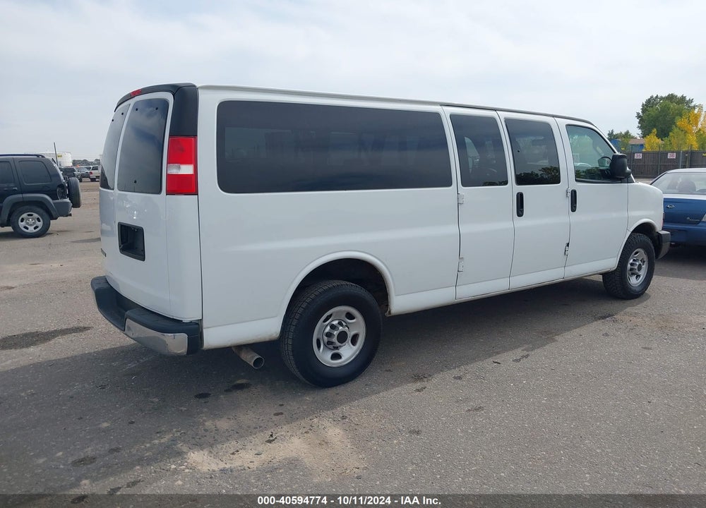 2020 CHEVROLET EXPRESS PASSENGER RWD 3500 EXTENDED WHEELBASE LT VIN: 1GAZGPFG4L1180493