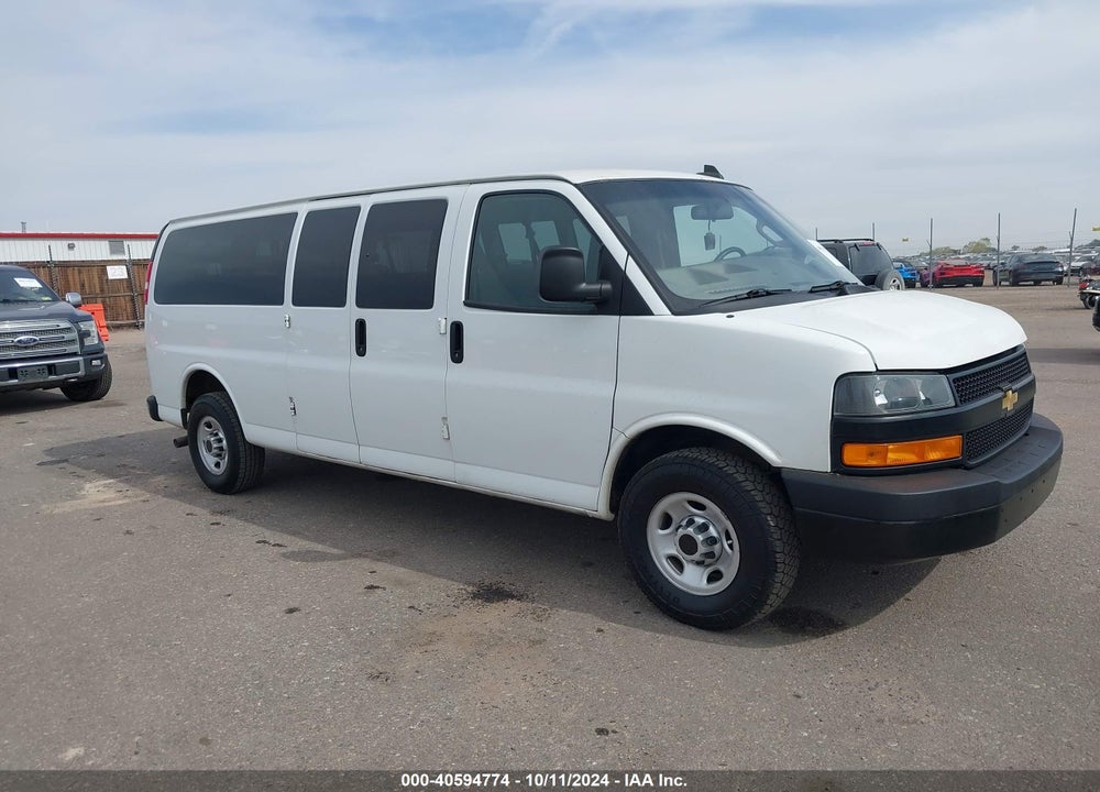 2020 CHEVROLET EXPRESS PASSENGER RWD 3500 EXTENDED WHEELBASE LT VIN: 1GAZGPFG4L1180493