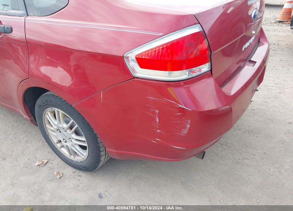 2011 FORD FOCUS SE VIN: 1FAHP3FN2BW123808