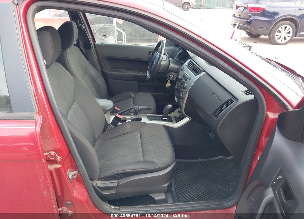 2011 FORD FOCUS SE VIN: 1FAHP3FN2BW123808