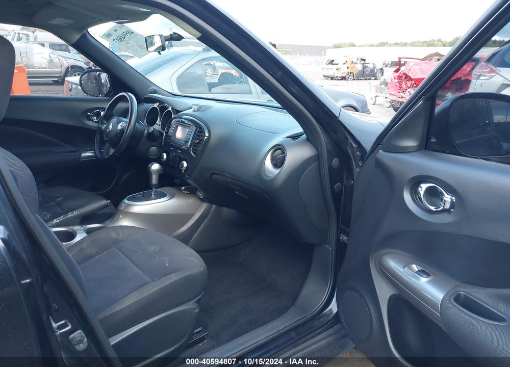 2011 NISSAN JUKE SV VIN: JN8AF5MR2BT023701