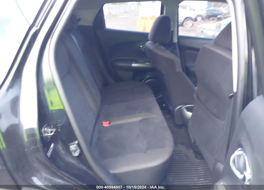 2011 NISSAN JUKE SV VIN: JN8AF5MR2BT023701
