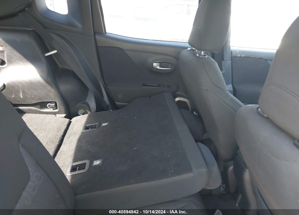 2016 JEEP RENEGADE LATITUDE VIN: ZACCJBBT8GPE00311